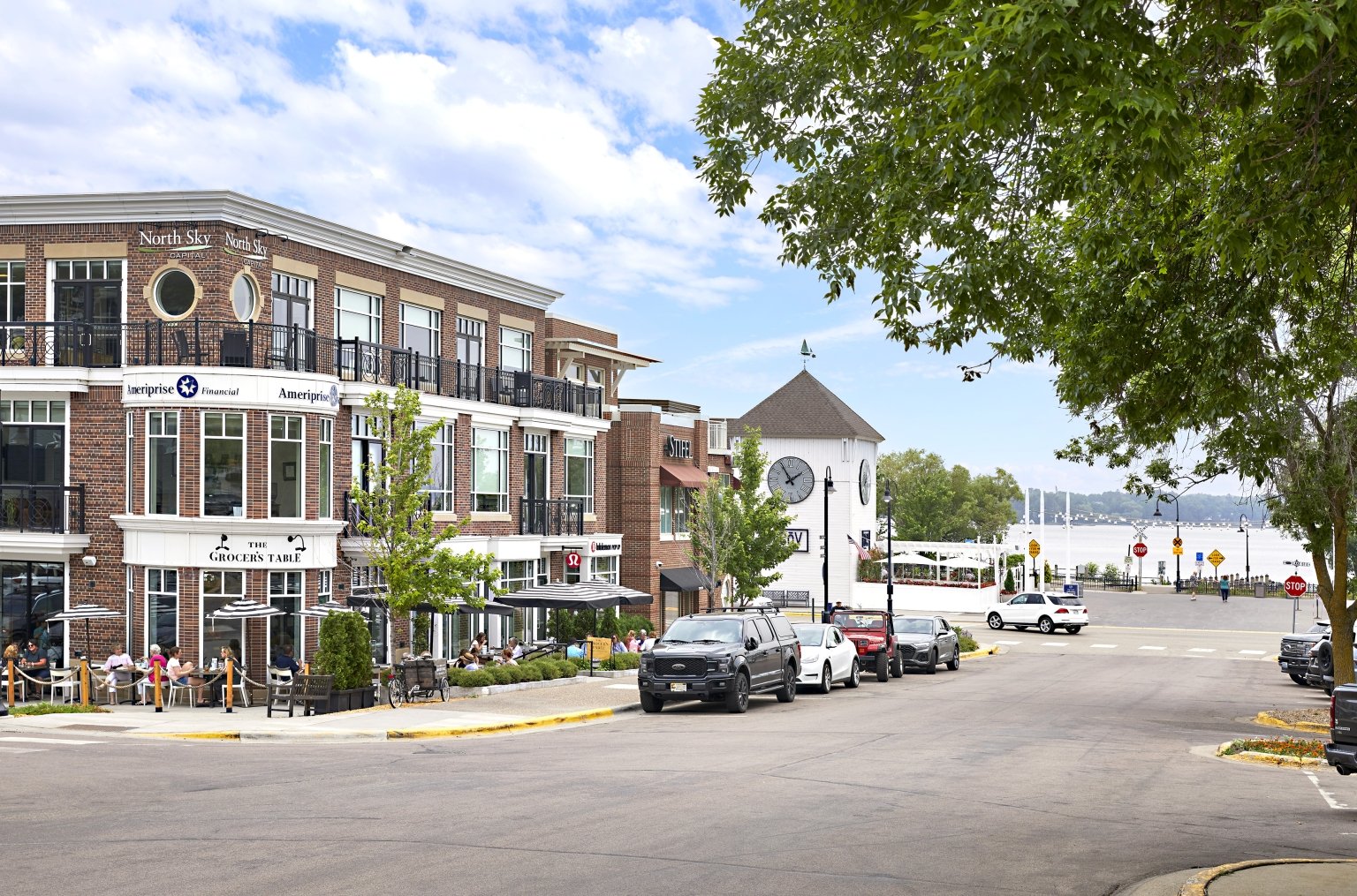 Exterior of restaurant in downtown Wayzata