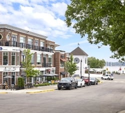 Exterior of restaurant in downtown Wayzata