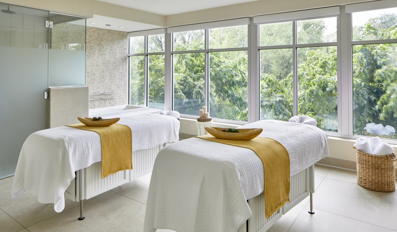 Couples treatment room at Läka Spa