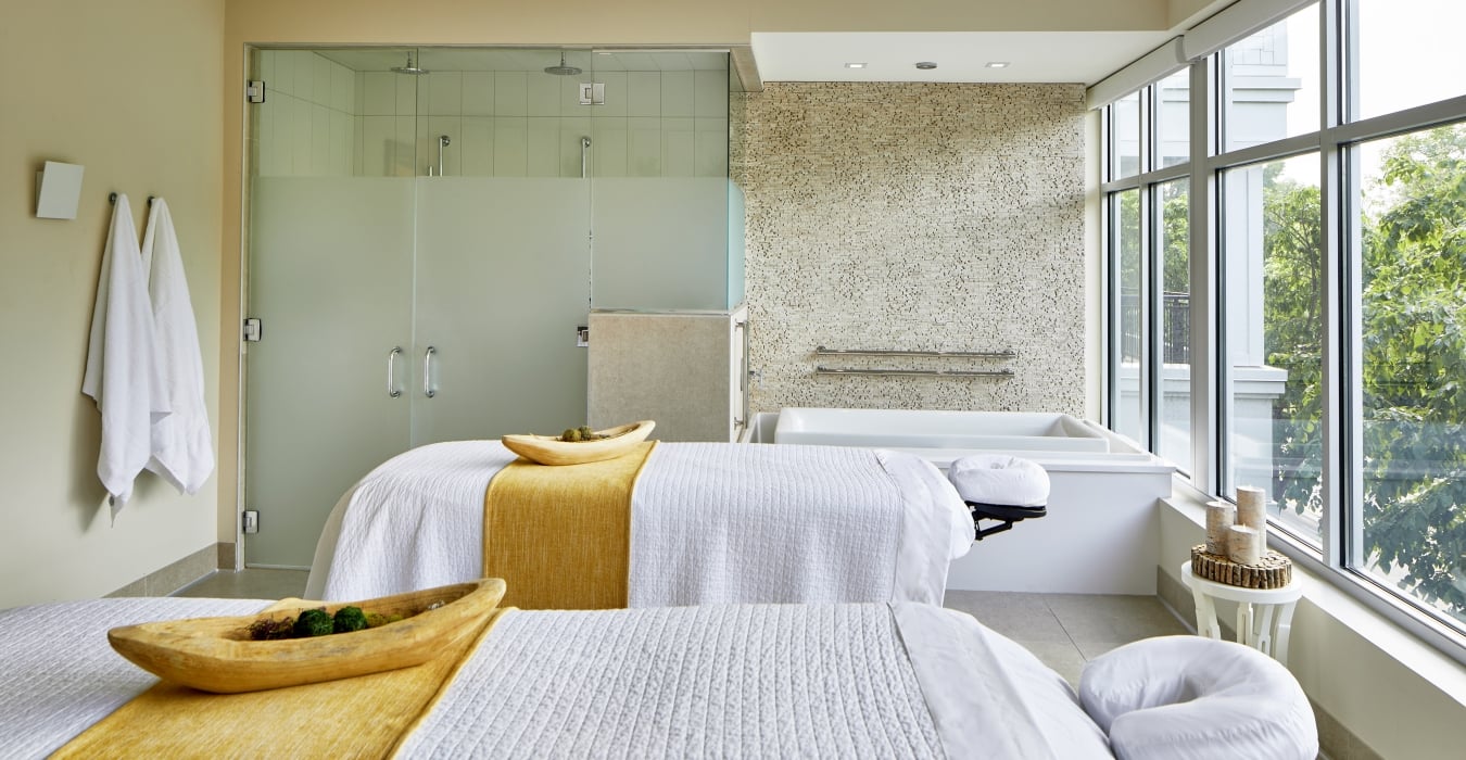Couples treatment room at Läka Spa
