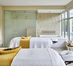 Couples treatment room at Läka Spa