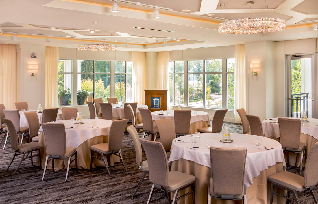 wayzata room with table and chairs