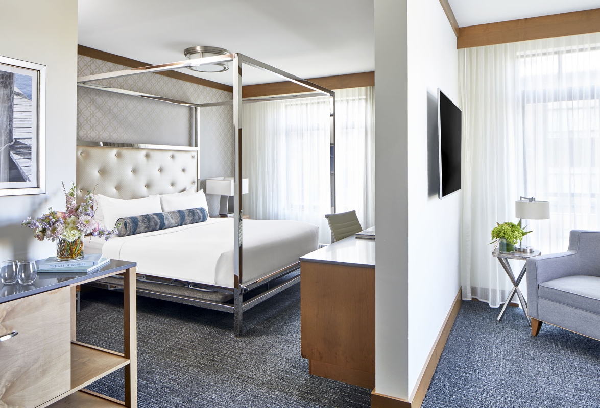 jr suite at hotel landing