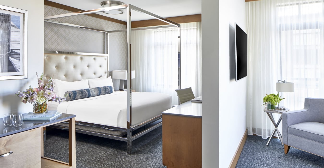 jr suite at hotel landing