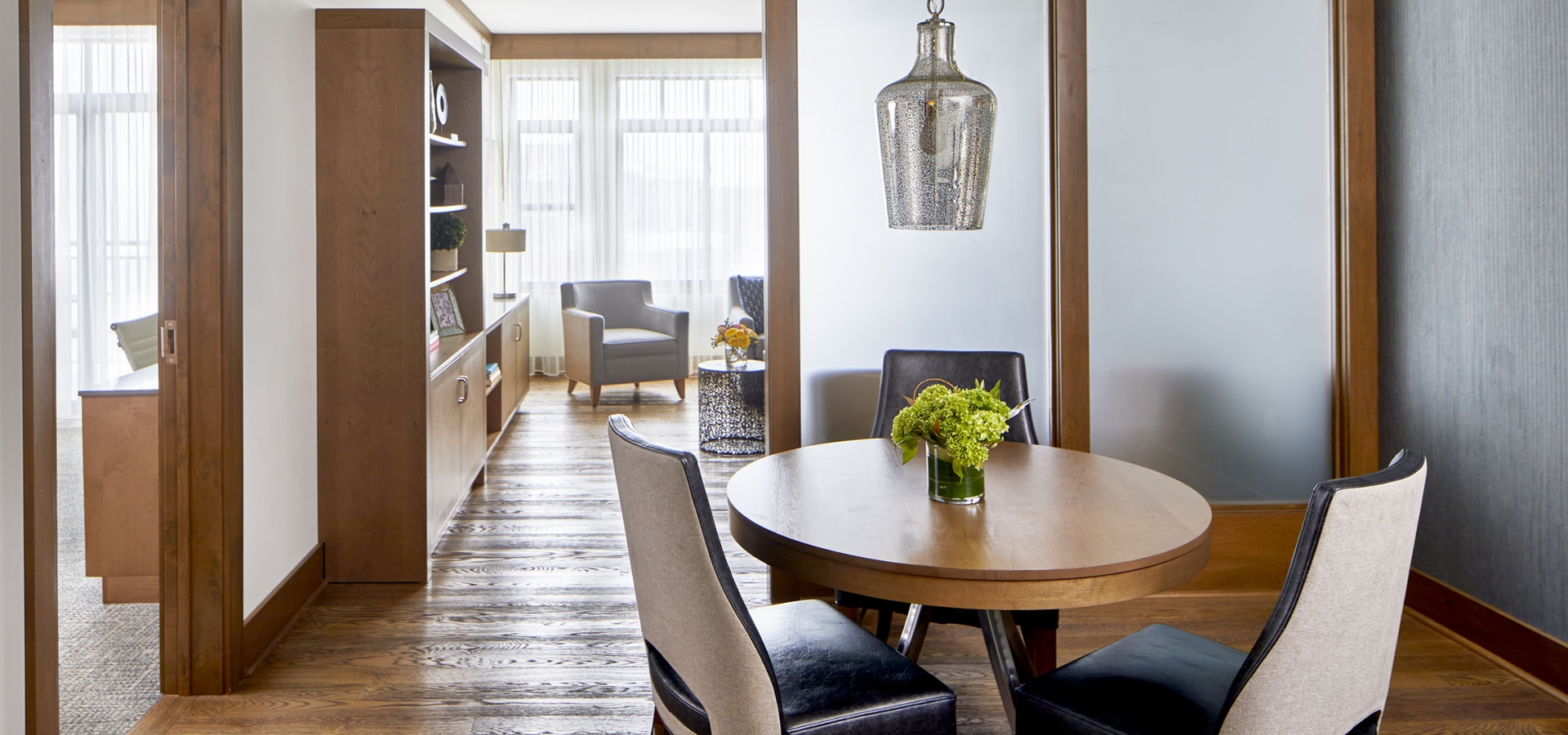 luxury suite dining area