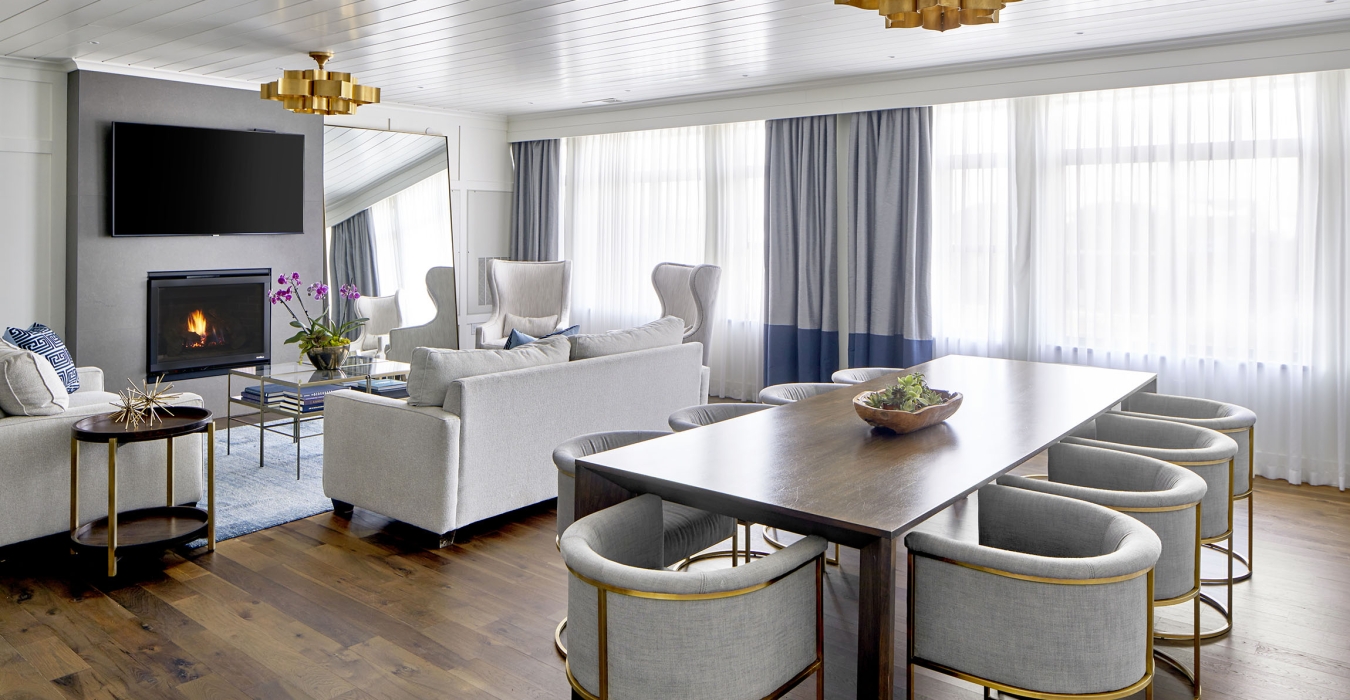 presidential suite dining area