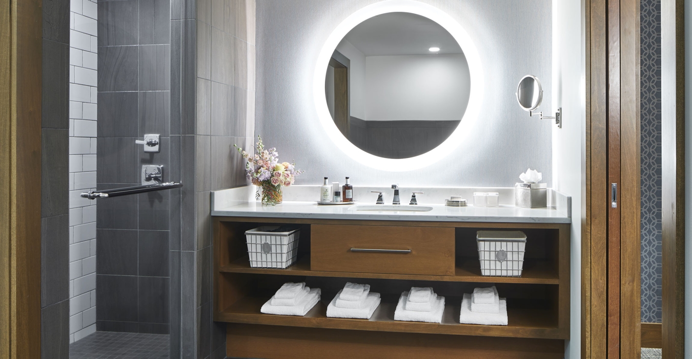 luxury suite bathroom