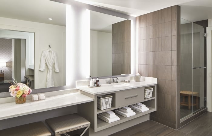 supreme suite bathroom