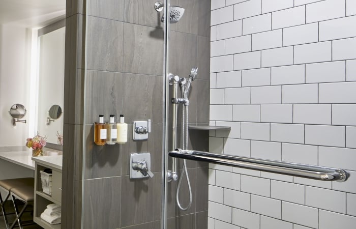 supreme suite shower