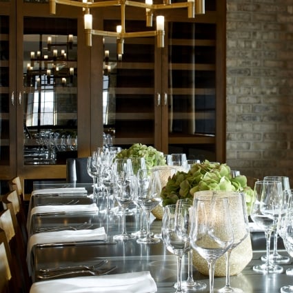 NineTweentyFive wine table