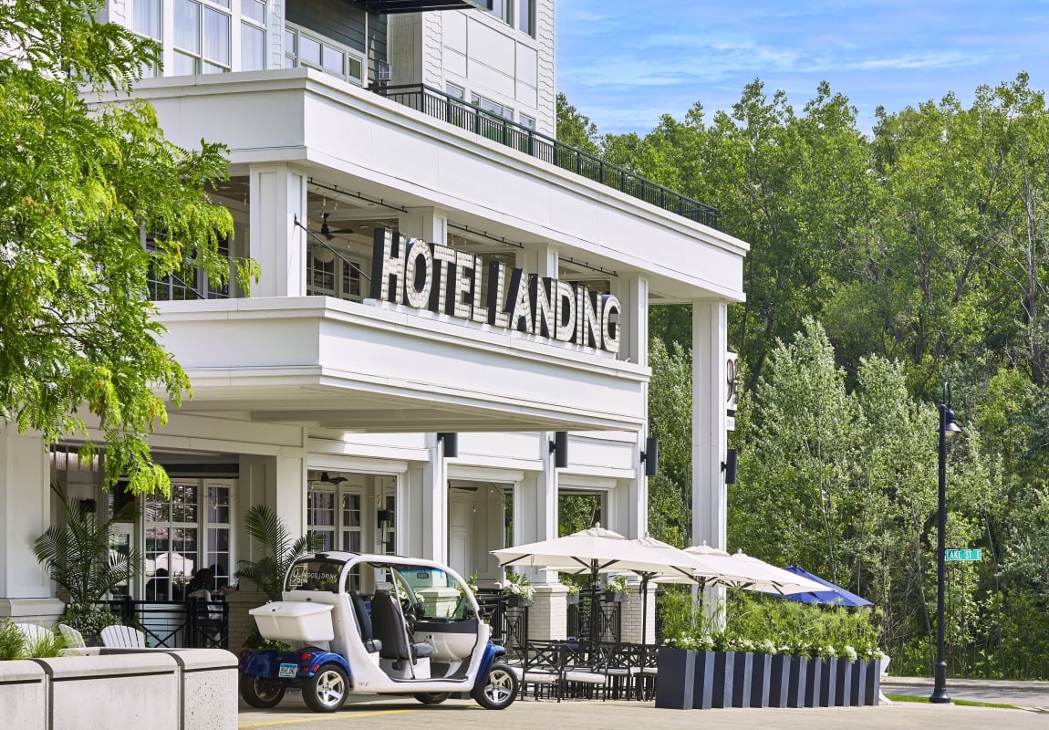 Hotel Landing entrance with golfcart