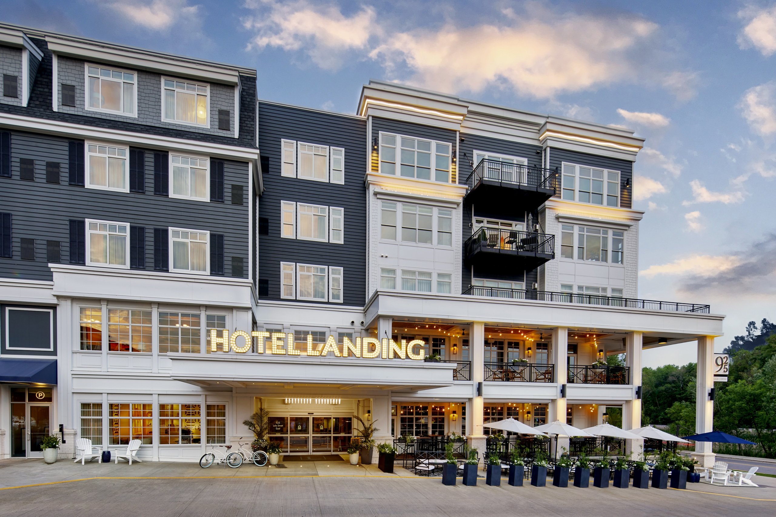 HOTEL LANDING