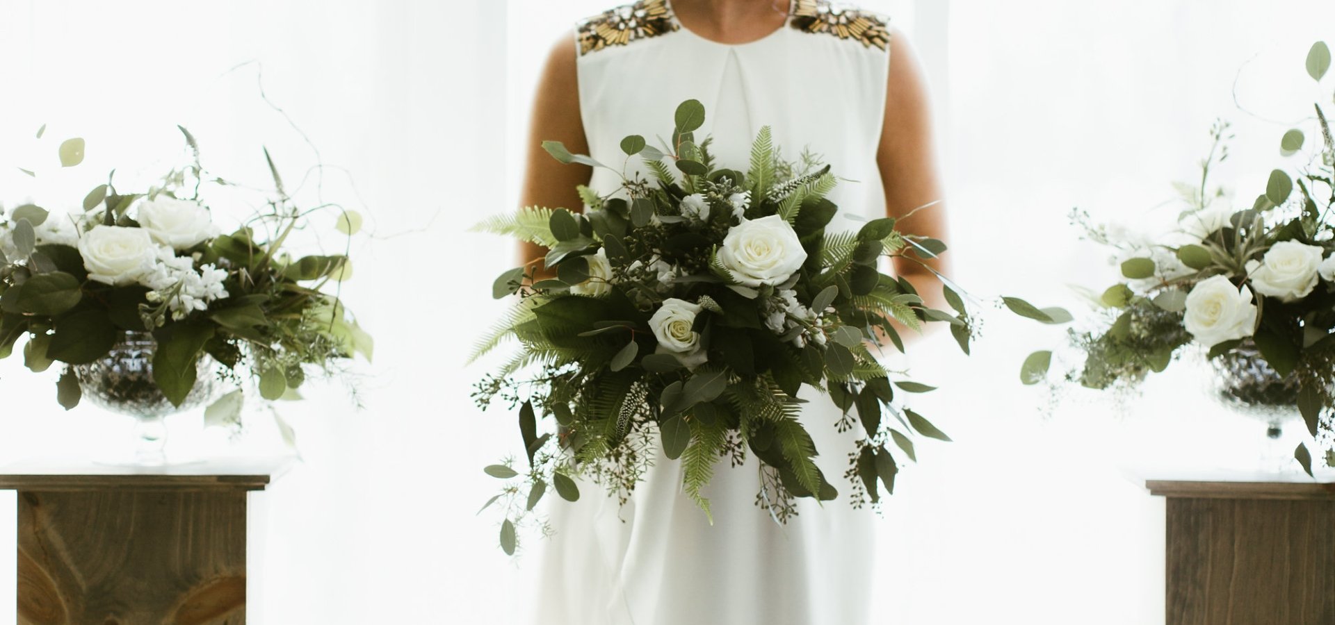bride holding bouquet